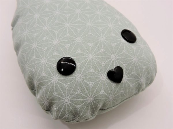 doudou "goutte d'eau" en coton japonais bleu givré à motif d'étoiles blanches.2